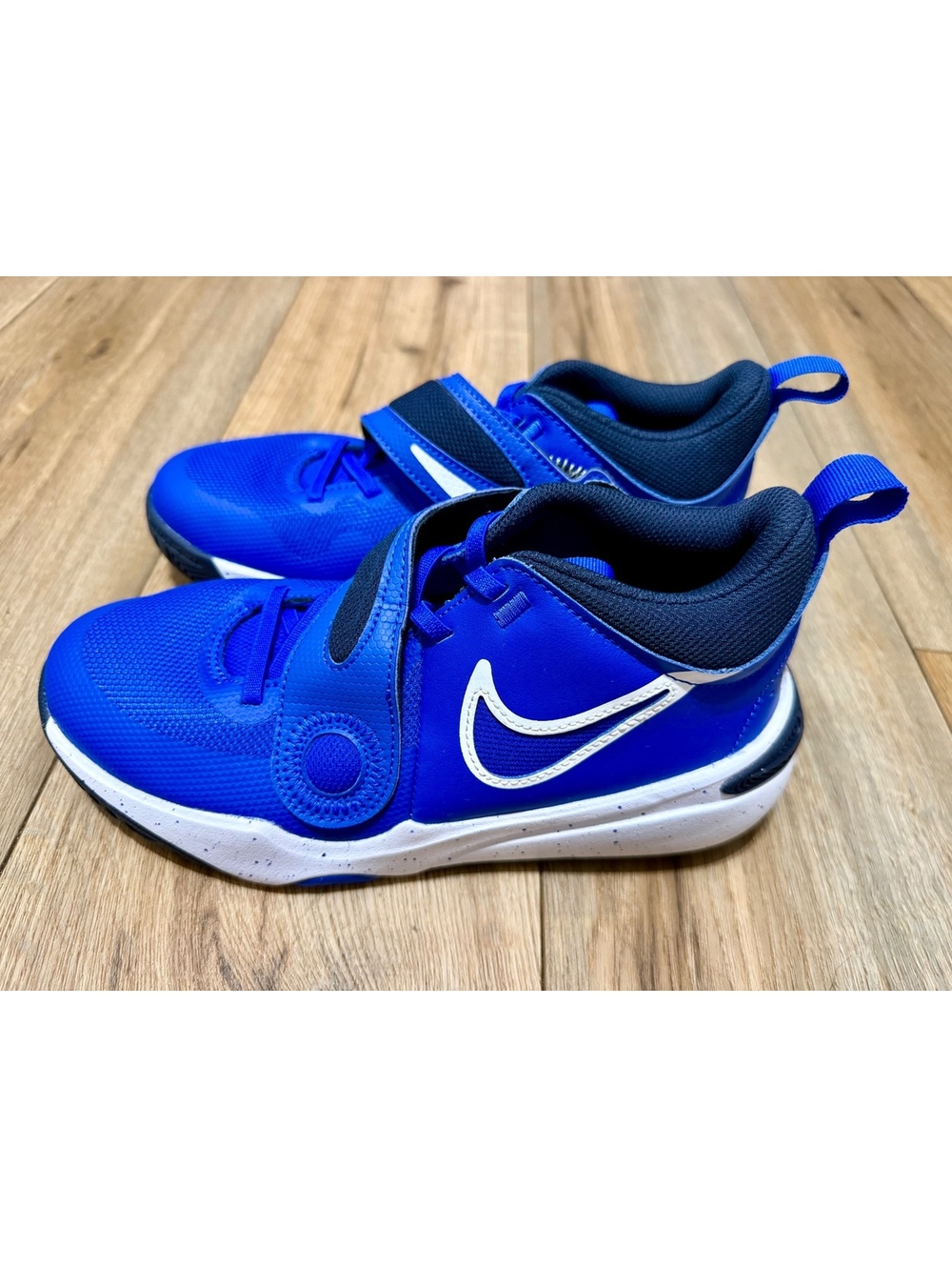 Nike Team Hustle D 11 GS Boys 5.5Y Royal Blue White Basketball Athletic EUC